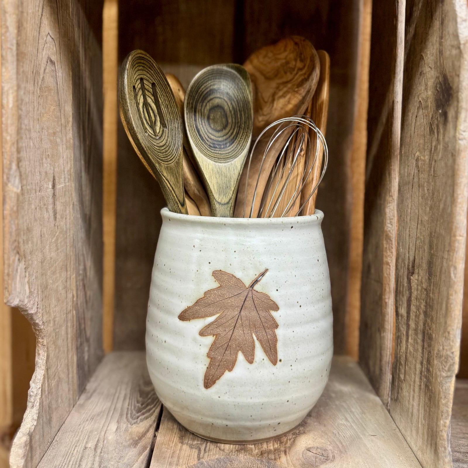 Round Utensil Holder {Classic White}