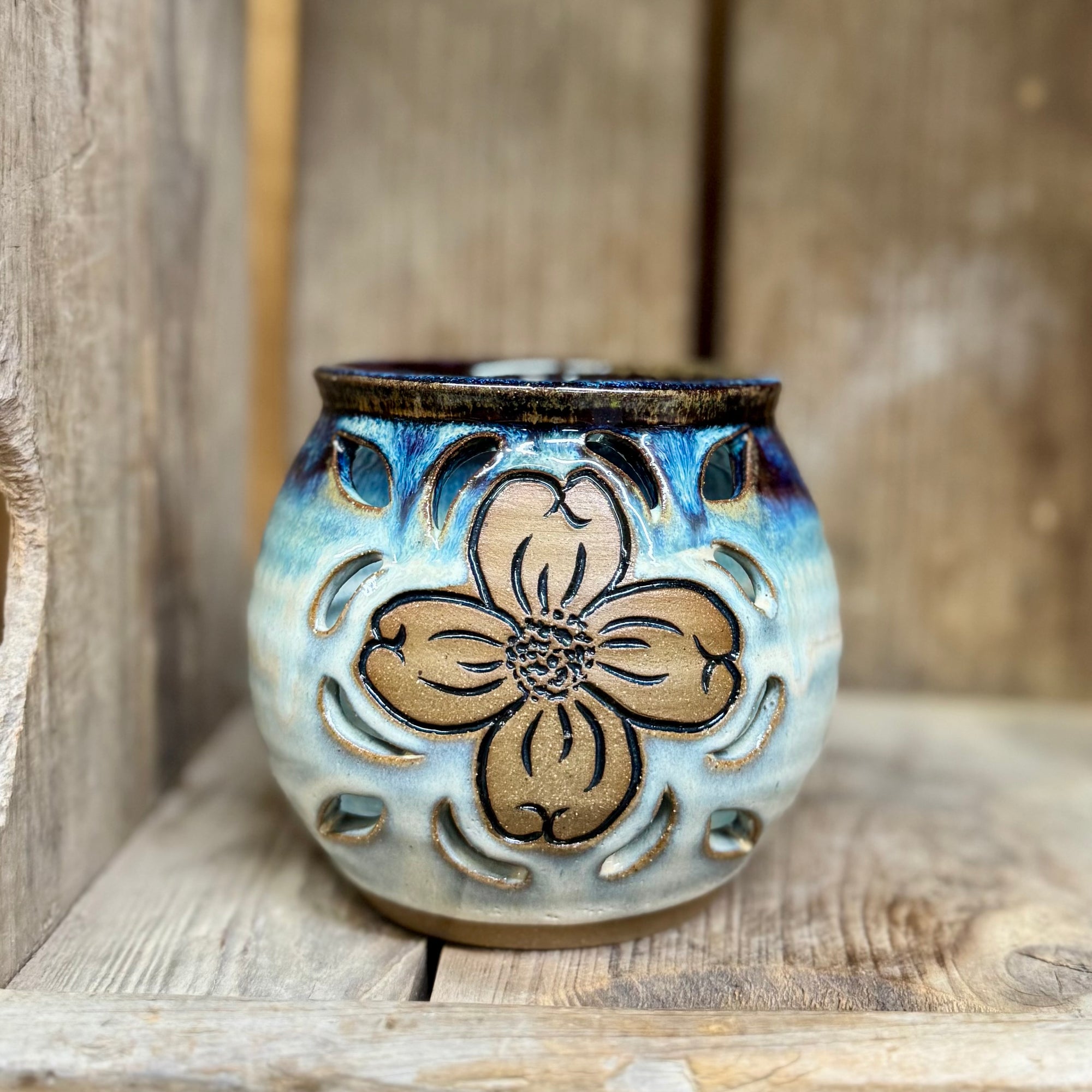 Small Dogwood Luminary {Cascades}
