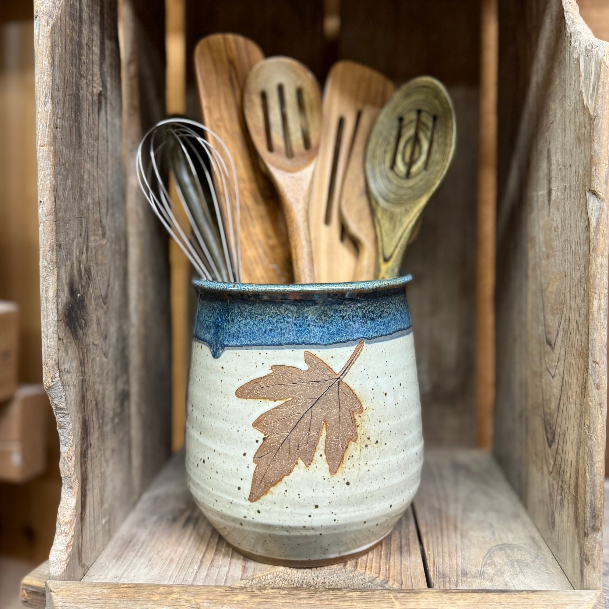 Round Utensil Holder {Blue Jay}