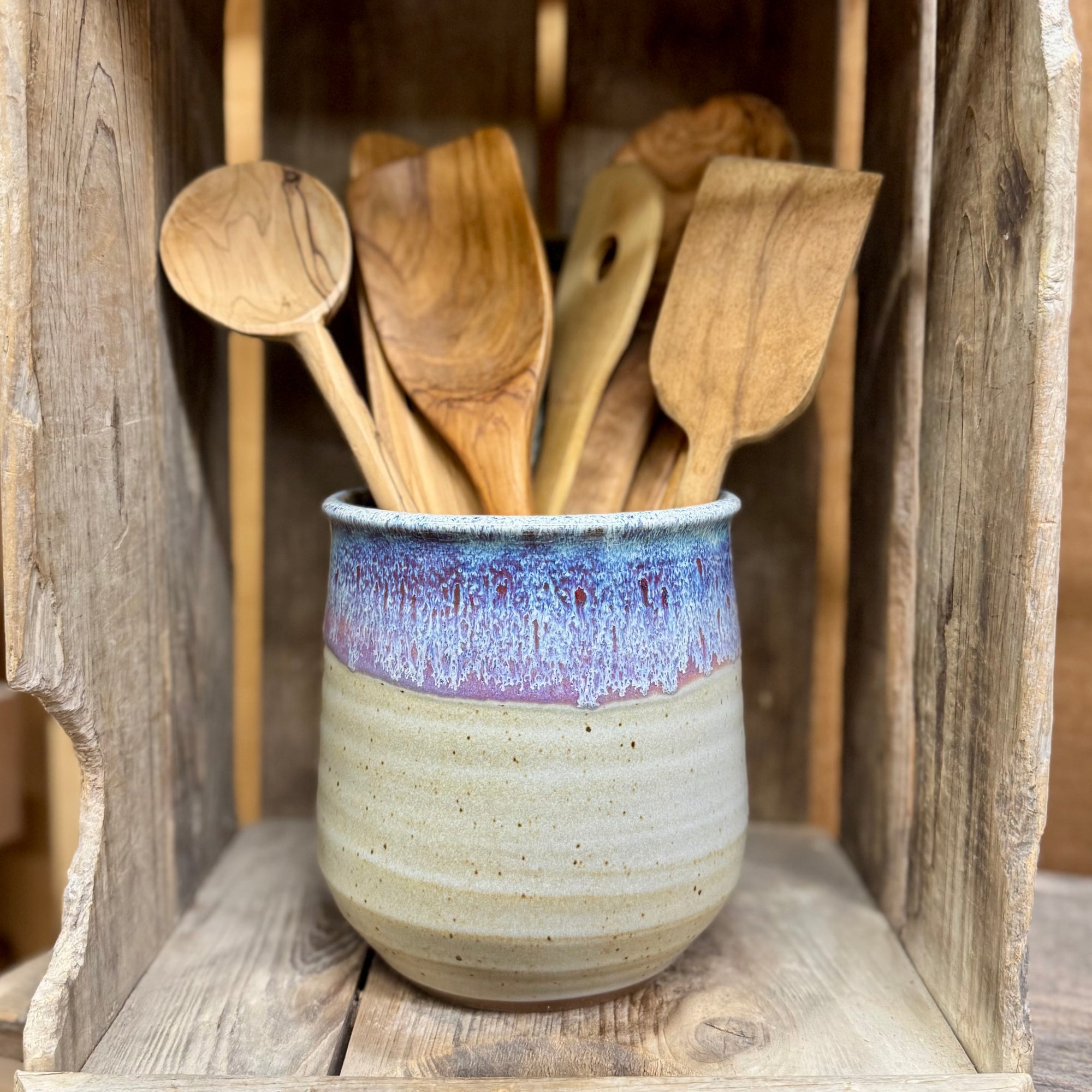 Round Utensil Holder {Rainbow Beach}