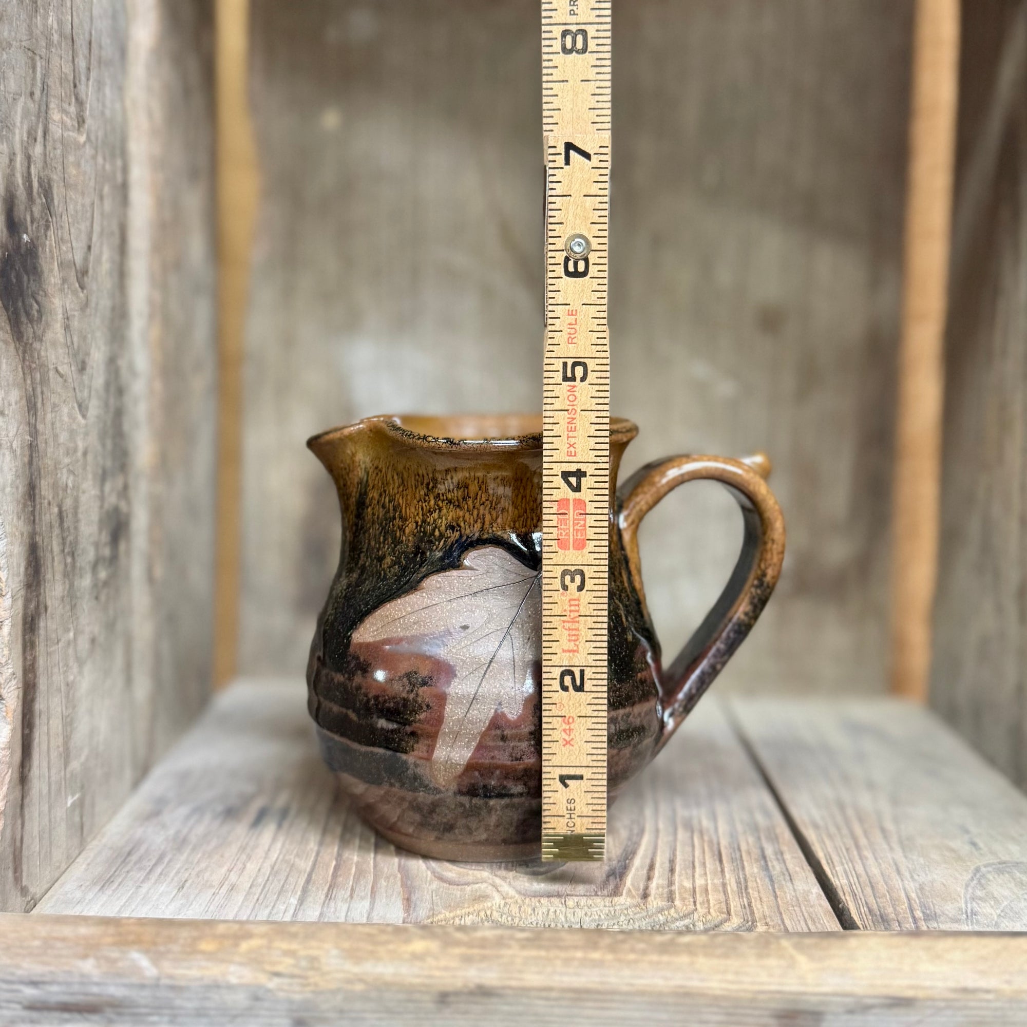  Hunting Scenes ブレッドアンドバター皿　黒壺 Small Pitcher {Walnut} - Alewine Pottery