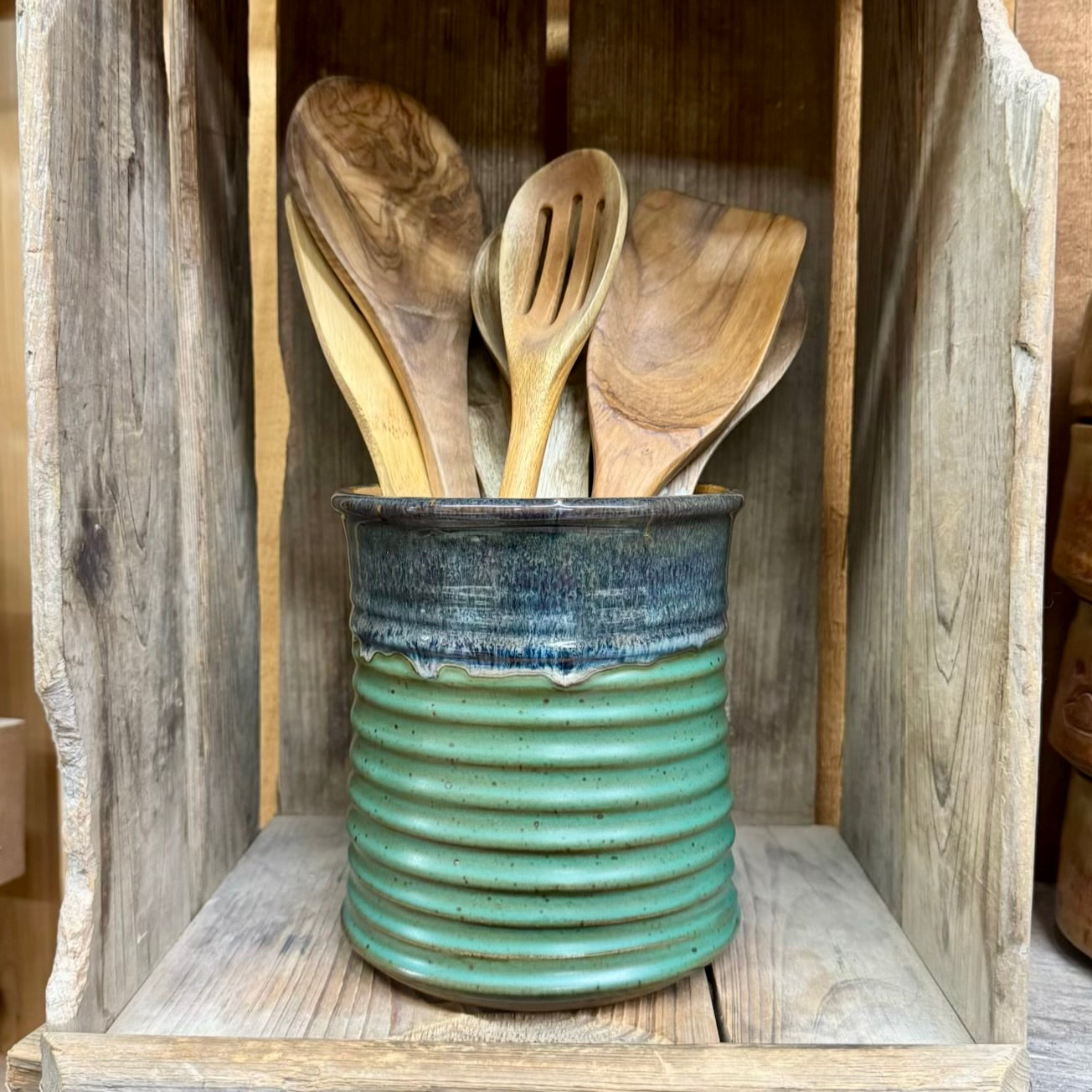 Ridged Utensil Holder {Happy Trails}