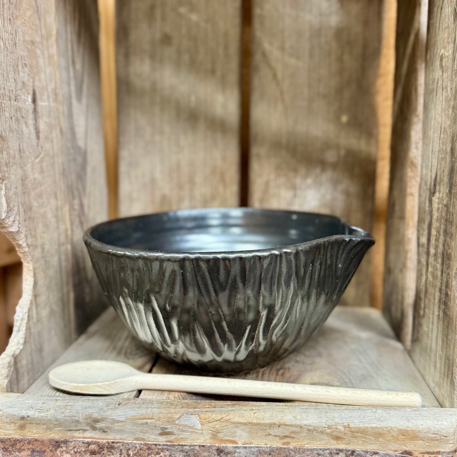 Appalachian Mixing Bowl Medium {Black Bark}