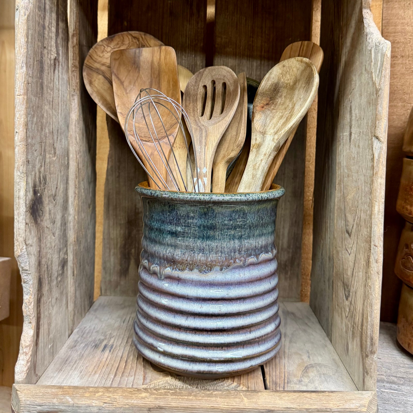 Ridged Utensil Holder {River}