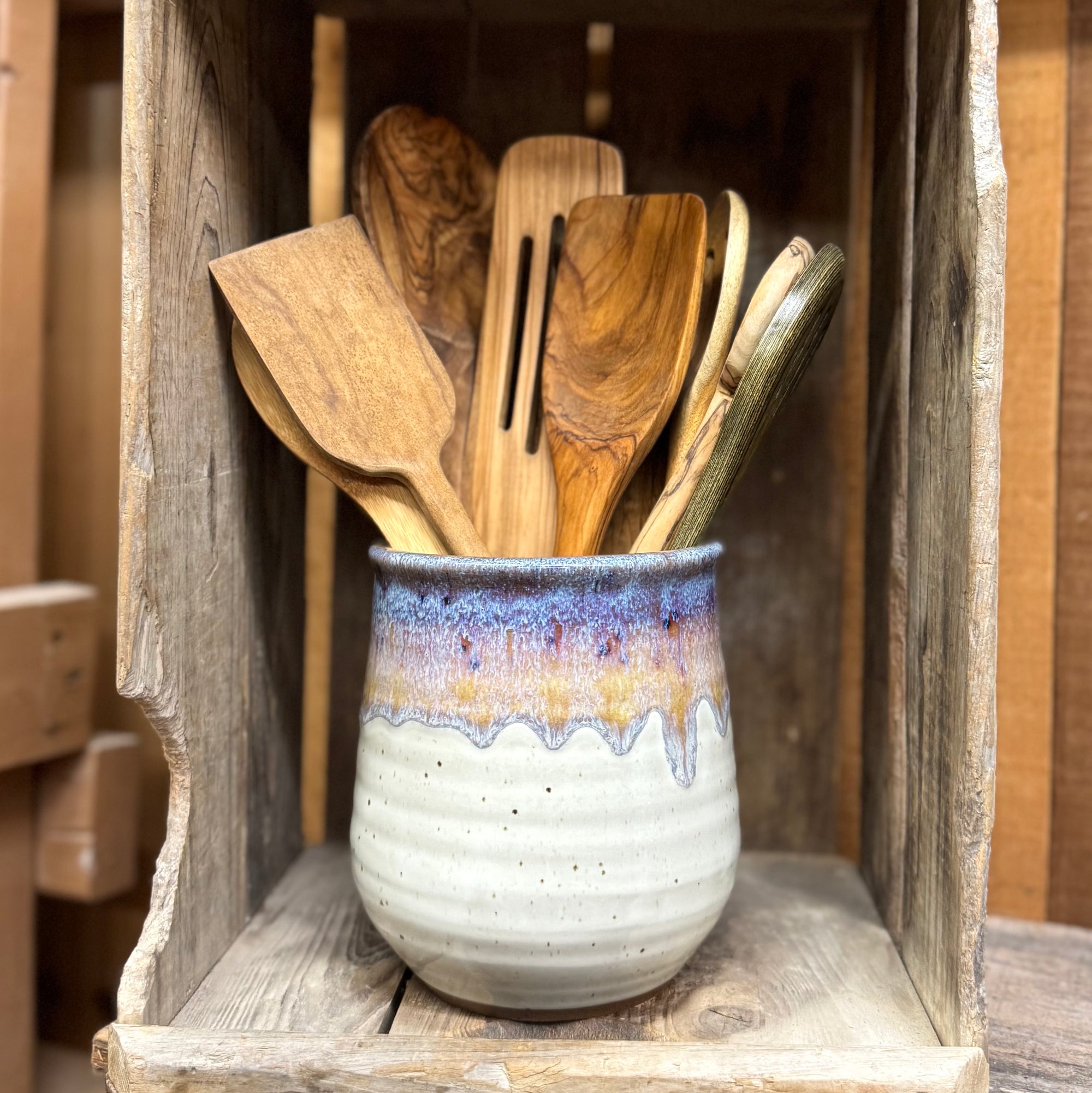Round Utensil Holder {Taffy}