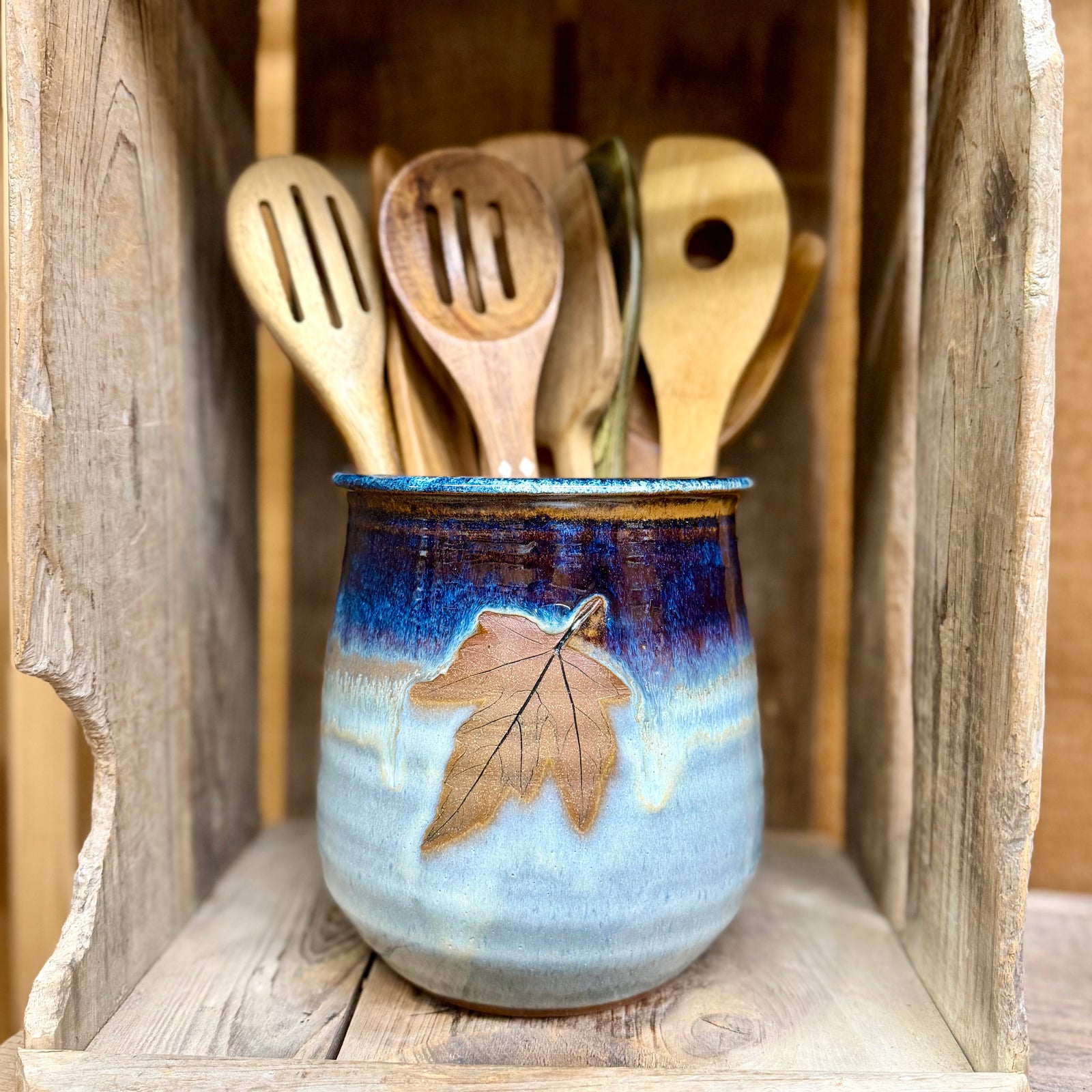 Round Utensil Holder {Cascades}
