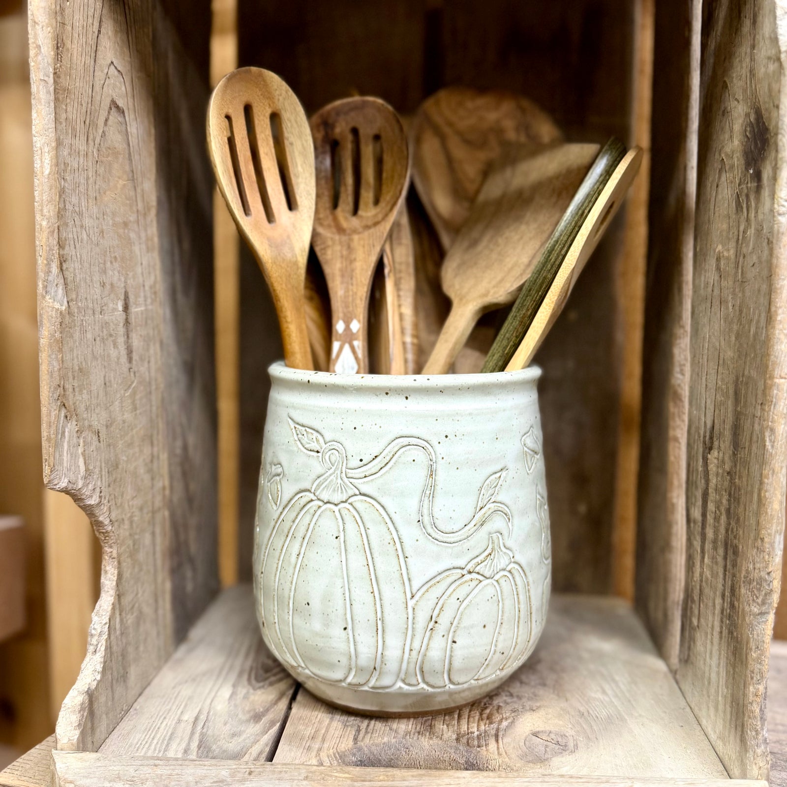 Round Pumpkin Patch Utensil Holder {Classic White}