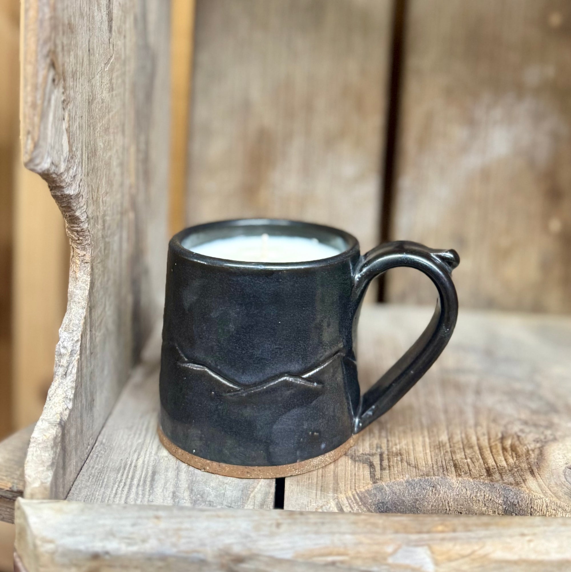 Appalachian Mountain Range Mug Candle {Black Bear}
