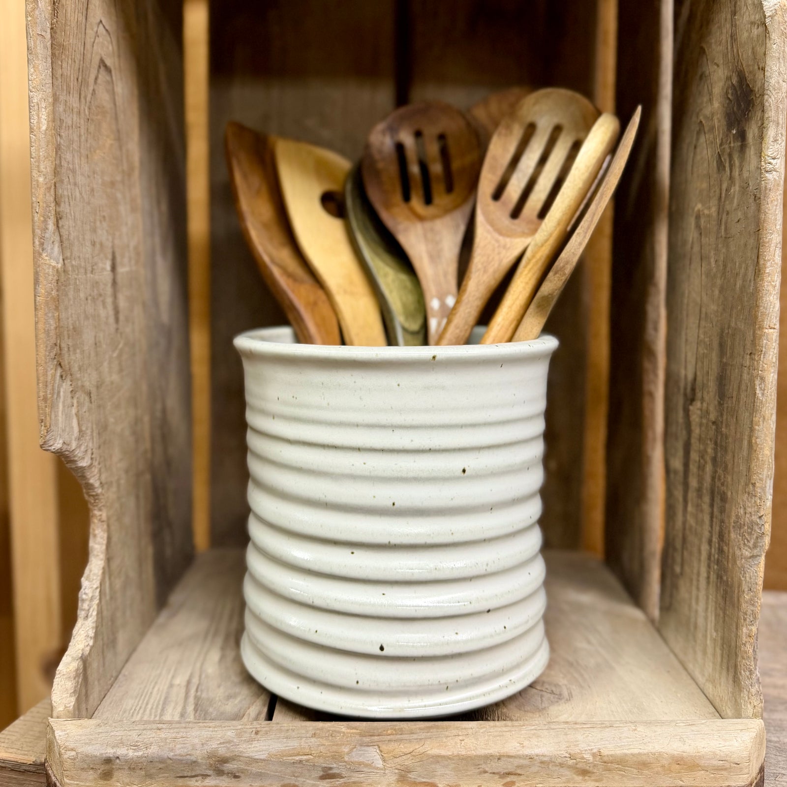 Ridged Utensil Holder {Classic White}