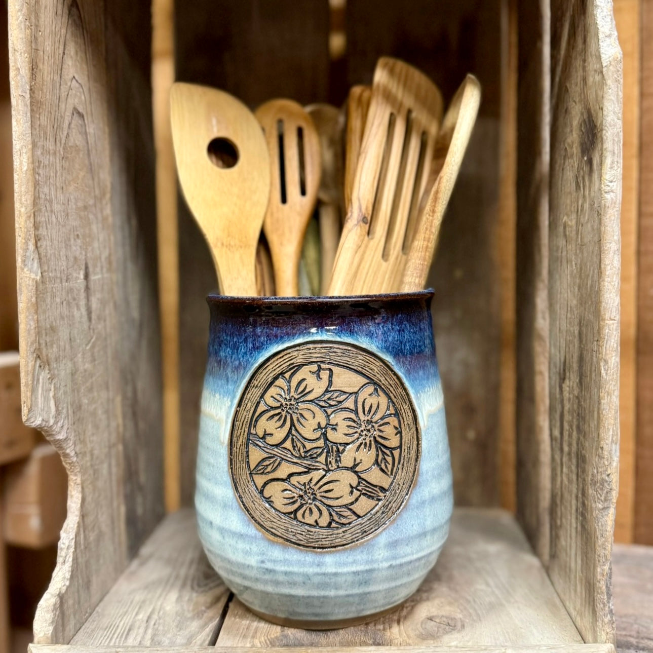 Round Dogwood Utensil Holder {Cascades}