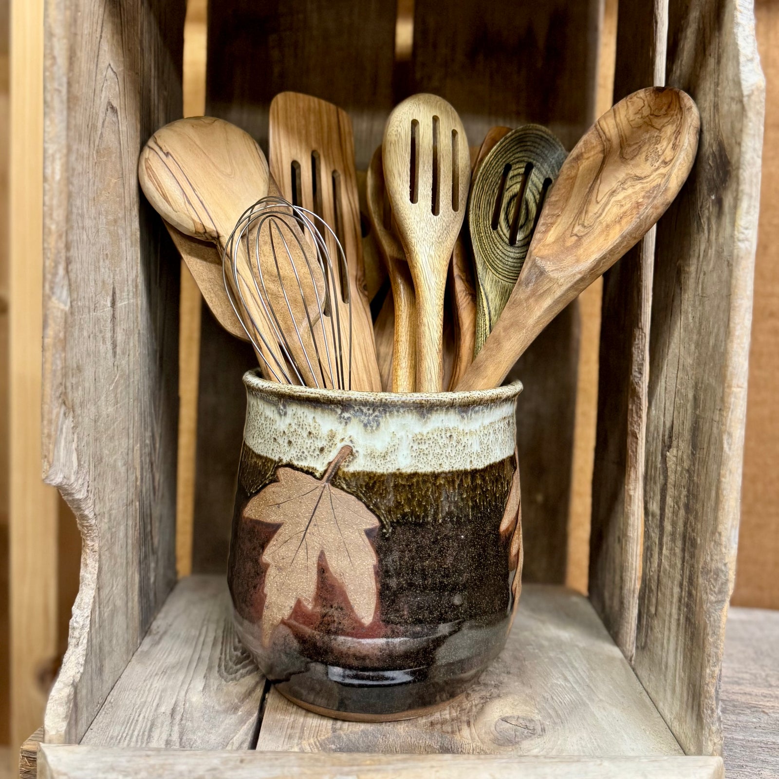 Round Utensil Holder {Coffee and Cream}